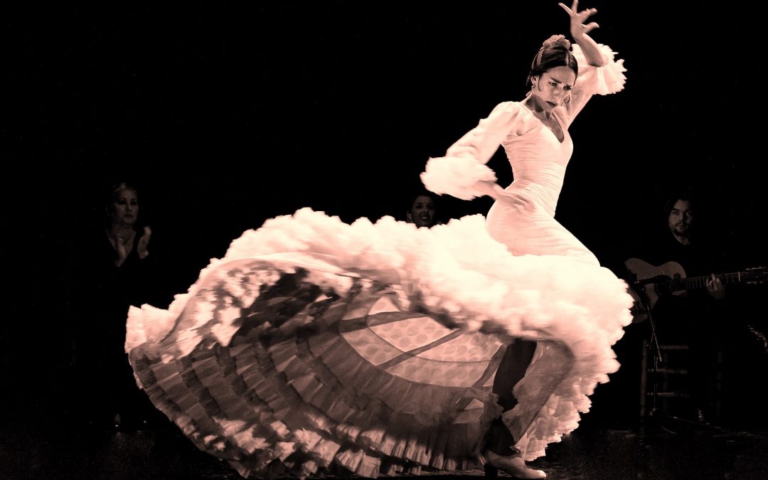 La danza flamenca de la bailora Rebeca Ortega, para celebrar el Día del Flamenco en Tarifa