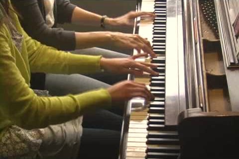 Piano a cuatro manos por el dúo Gálvez-Onieva